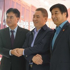 金沙js93252再出手公益，为四川25所小学捐赠金沙js93252高科技钢琴